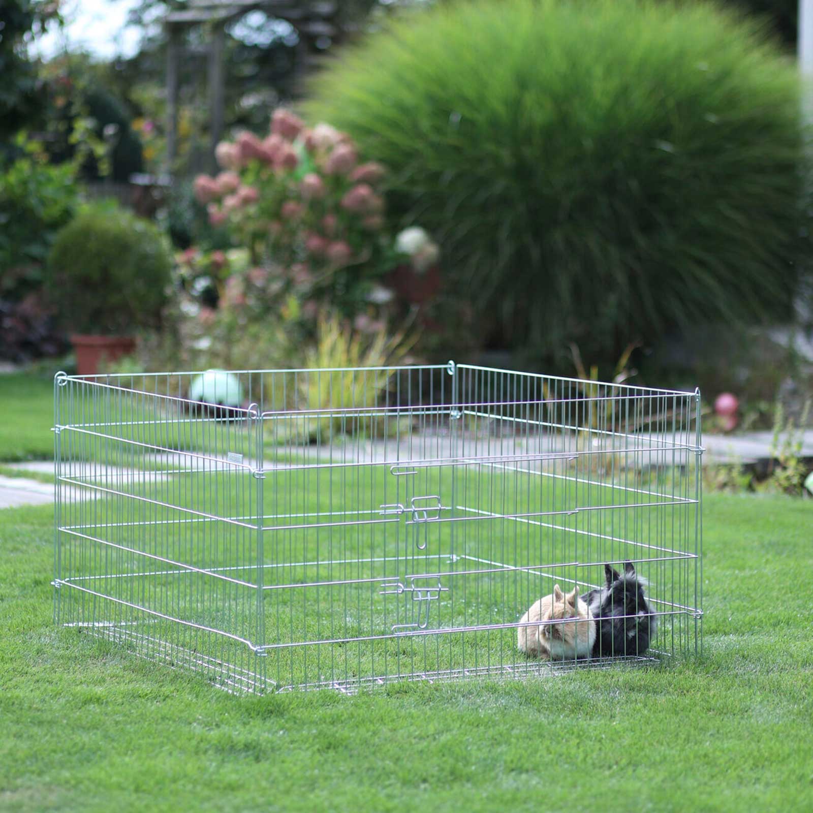 Outdoor enclosure with escape lock, 115 x 115 x 65 cm