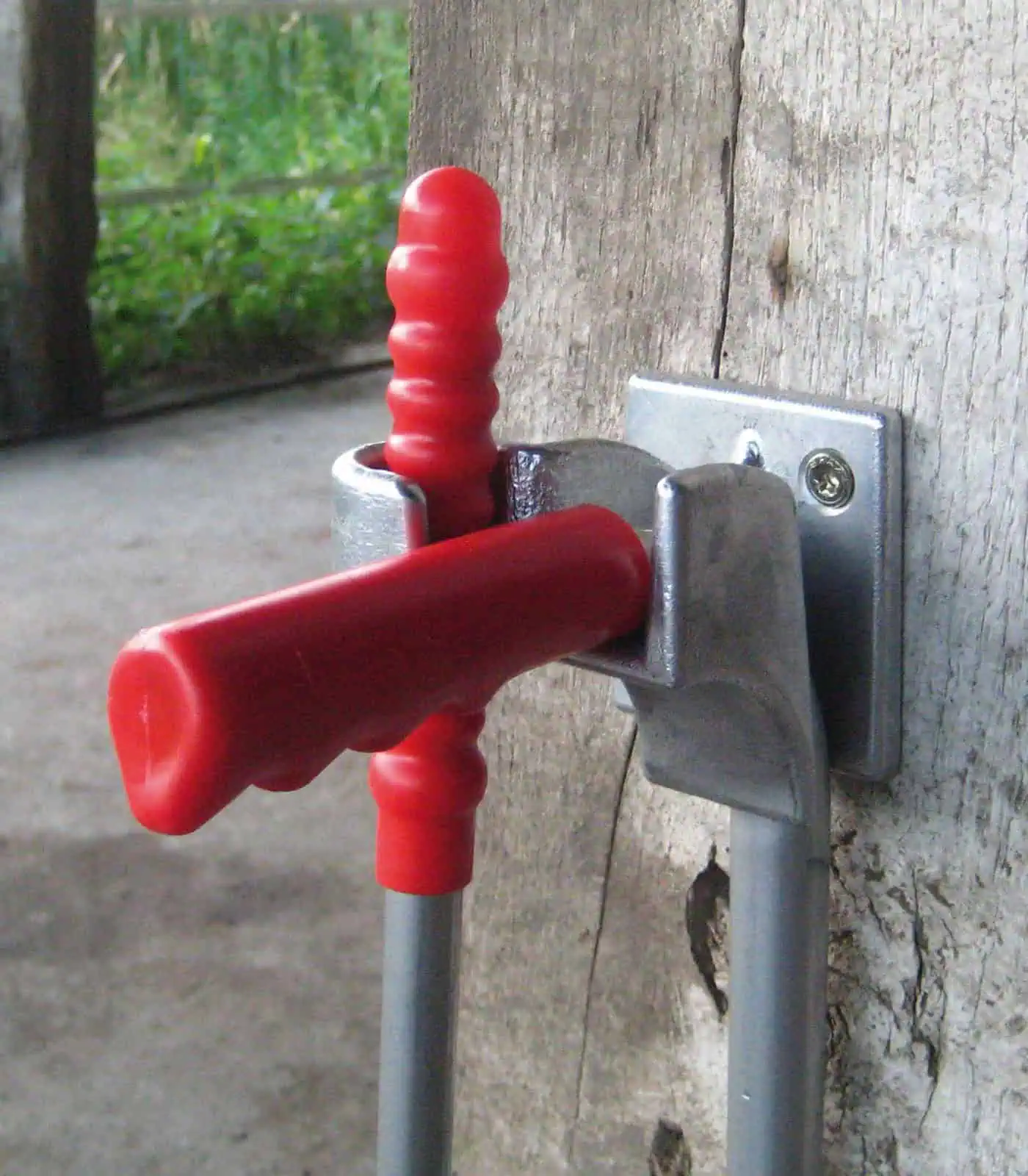 Holder for Manure Scoop, metal 